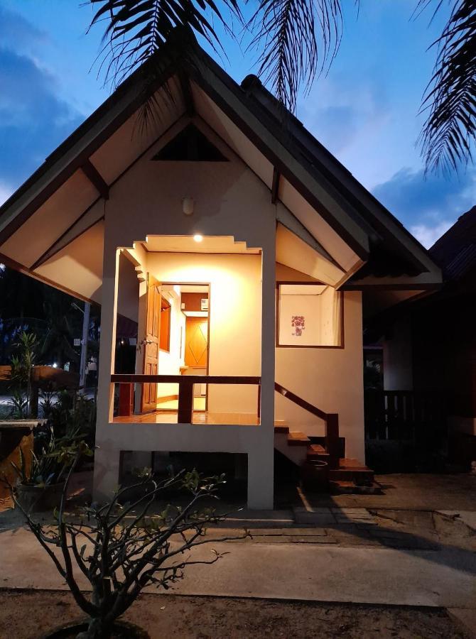 Phuphat Beach Resort Khanom Dış mekan fotoğraf